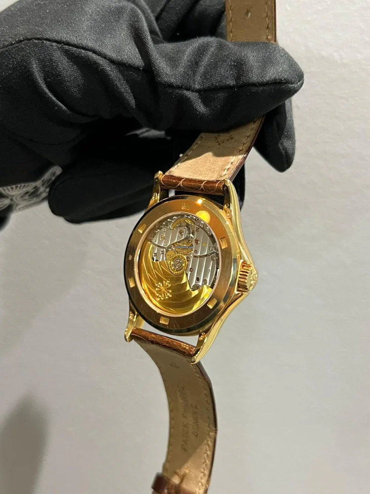Patek Philippe Calatrava 5107R-001